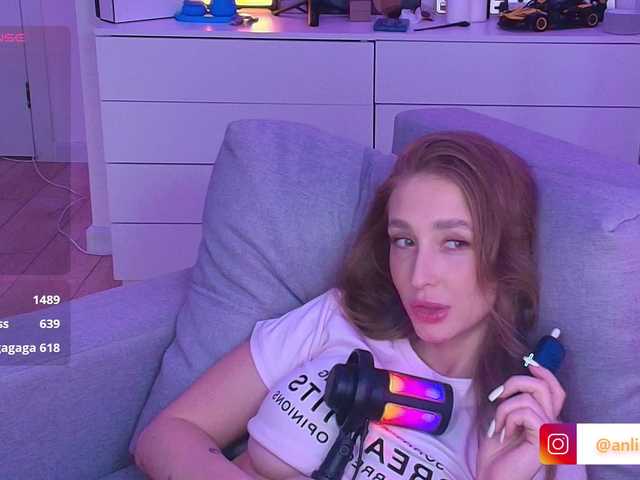 VibeLina live cam on BongaCams