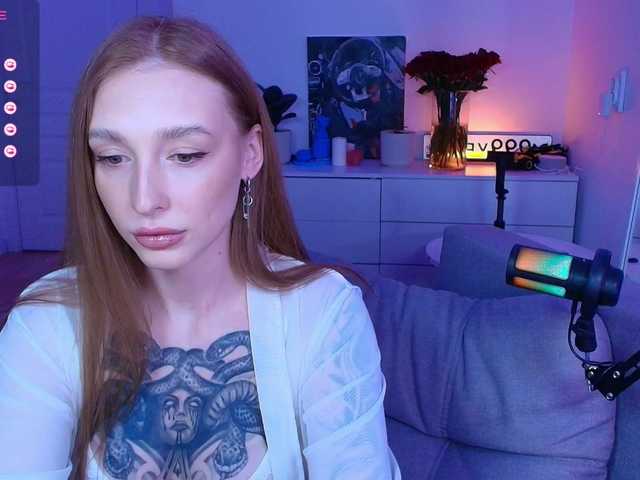 VibeLina live cam preview