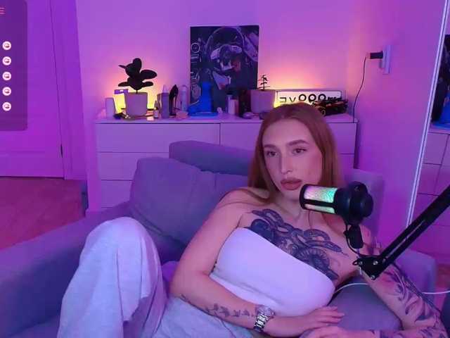 VibeLina, en vivo ahora en BongaCams