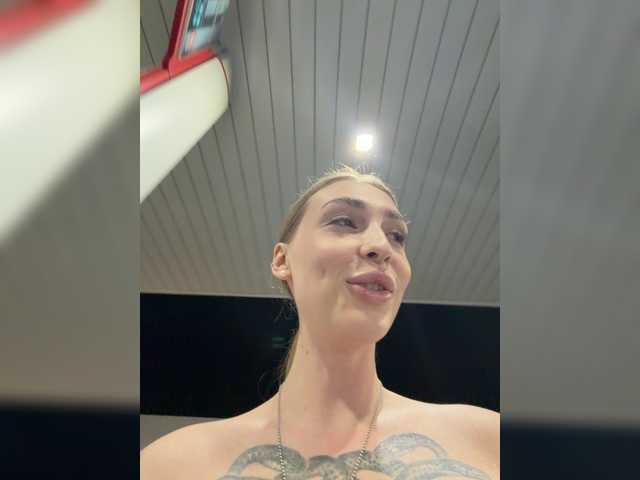 VibeLina live cam on BongaCams
