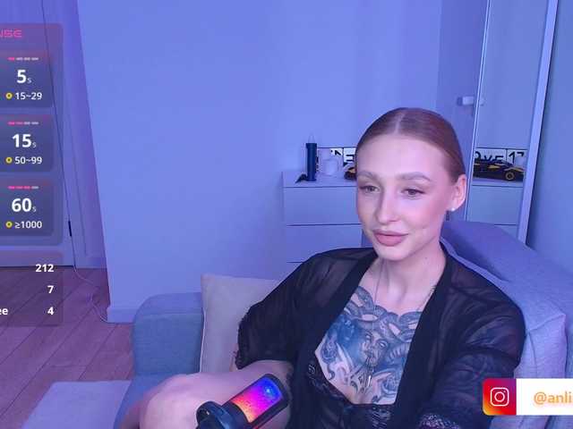 VibeLina live cam on BongaCams