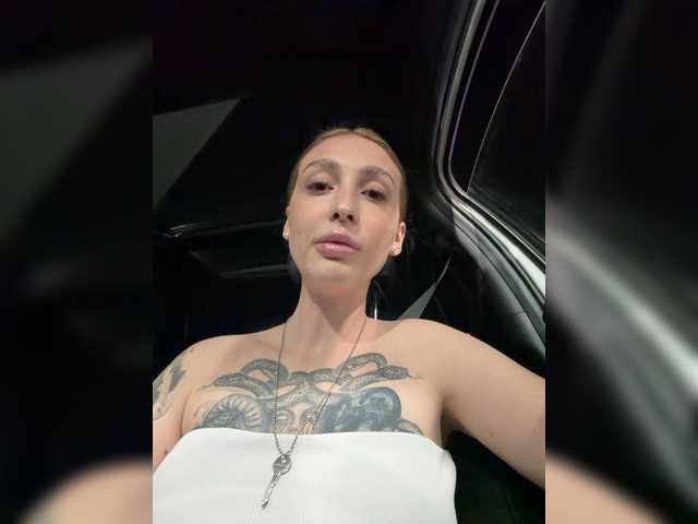 VibeLina live cam on BongaCams