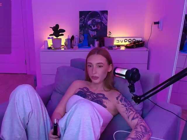 VibeLina live cam preview