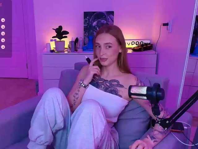 VibeLina live cam on BongaCams