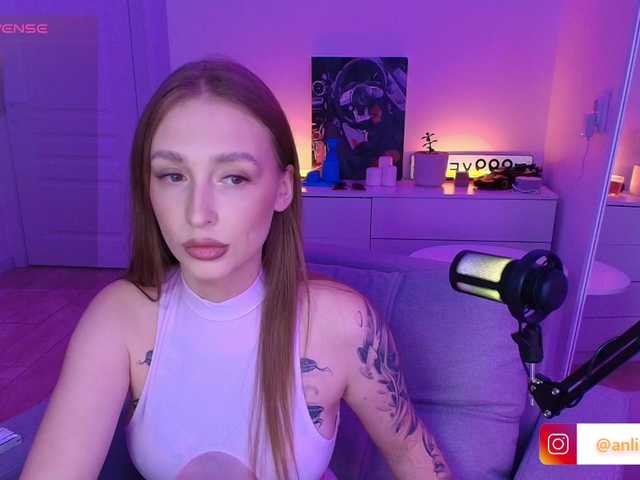 VibeLina live cam on BongaCams