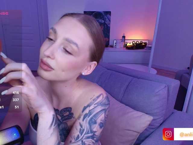 VibeLina live cam on BongaCams
