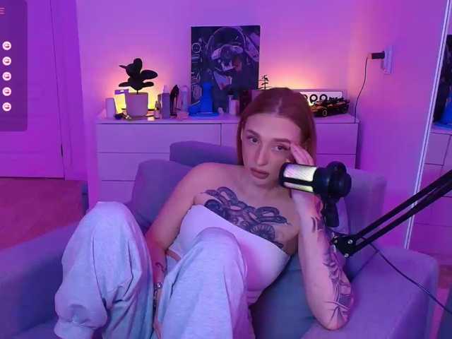 VibeLina live cam preview