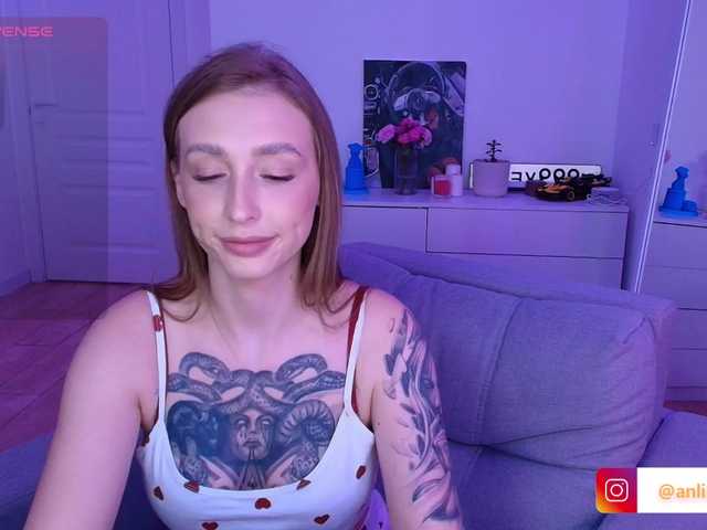 VibeLina live cam on BongaCams
