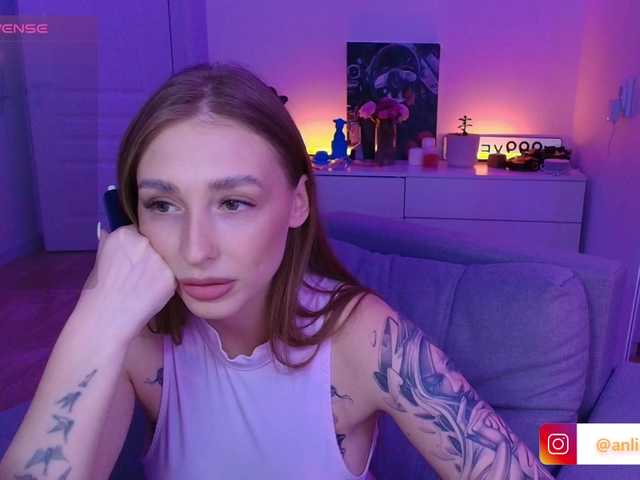 VibeLina live cam on BongaCams