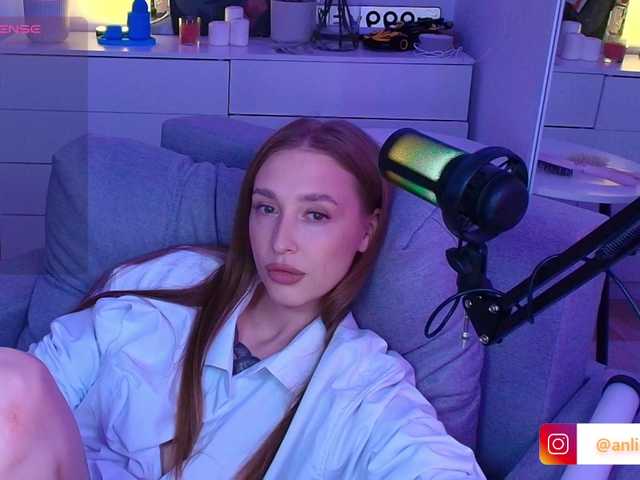 VibeLina live cam on BongaCams