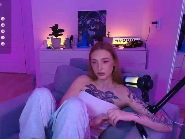 VibeLina live cam preview