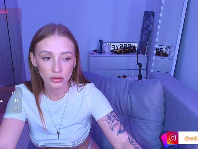 VibeLina live cam on BongaCams
