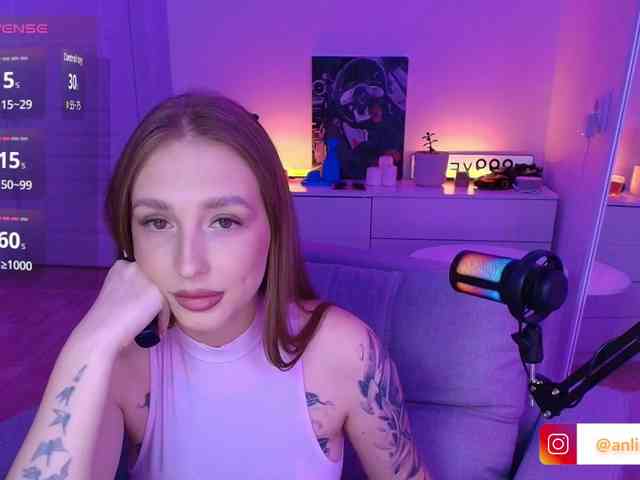 VibeLina webcam