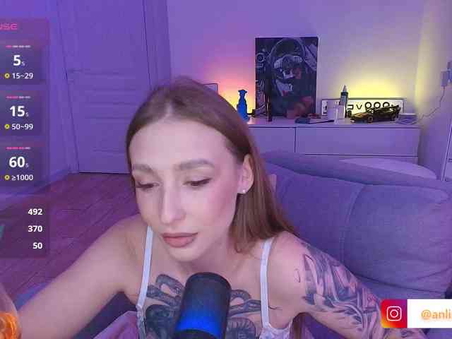 VibeLina webcam