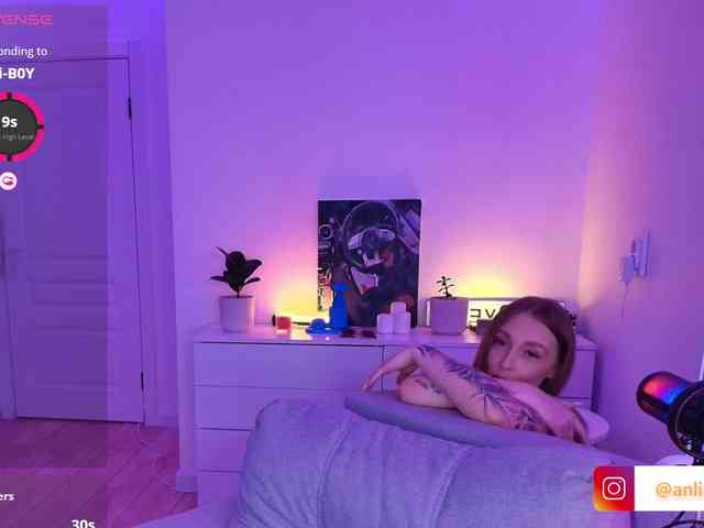 VibeLina webcam