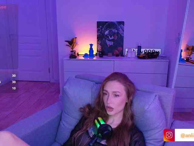 VibeLina webcam