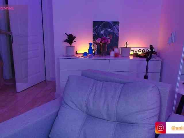 VibeLina webcam