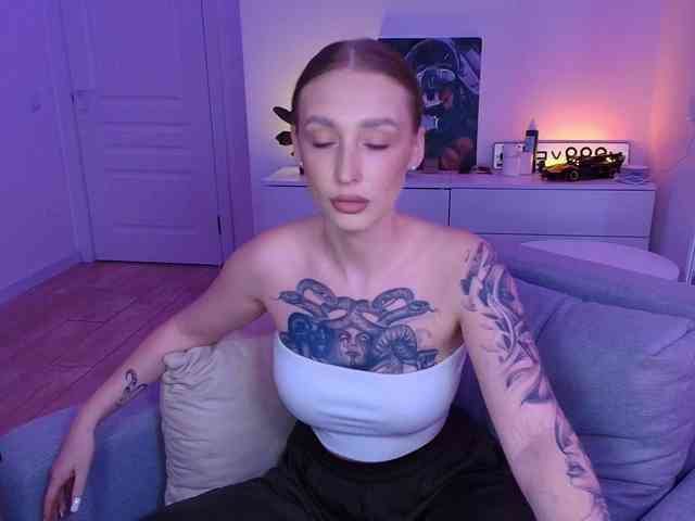 VibeLina webcam