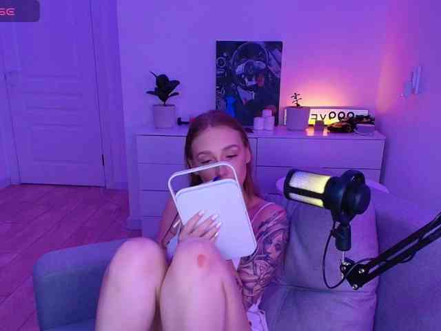 VibeLina webcam