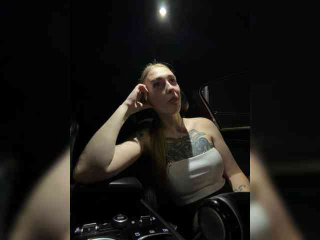 VibeLina webcam