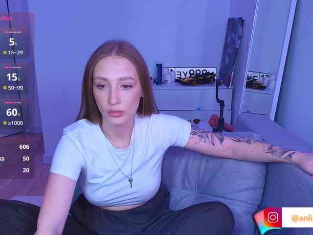 VibeLina webcam