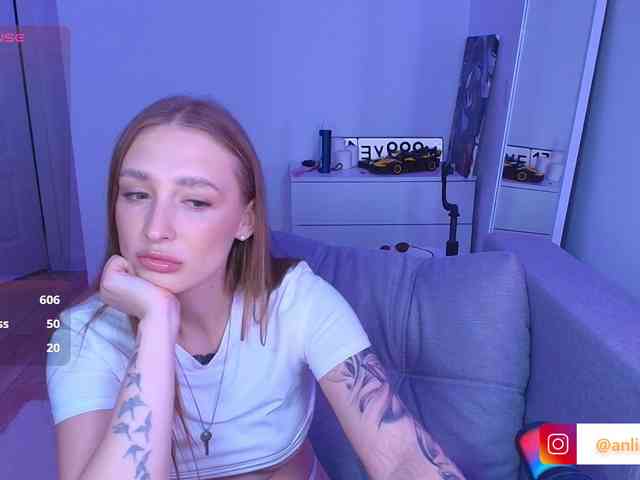 VibeLina webcam