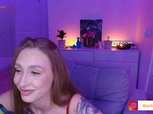 VibeLina webcam