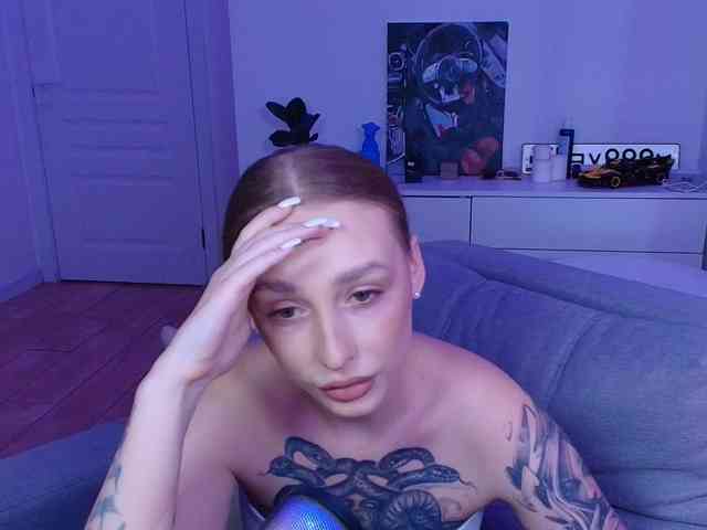 VibeLina webcam