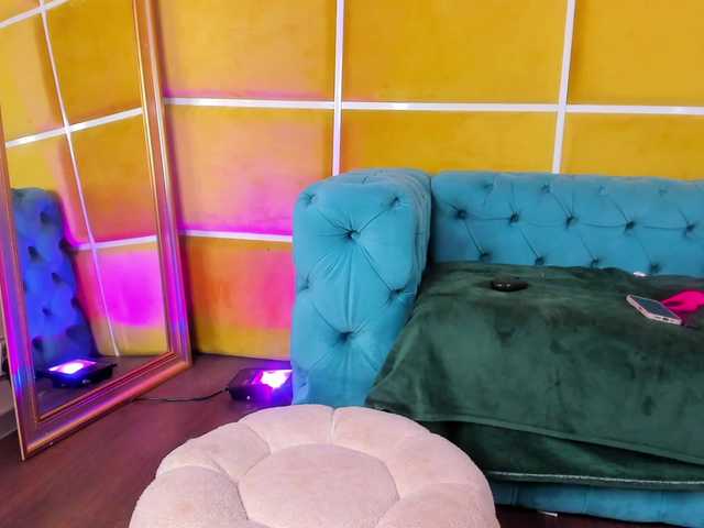 BellaStylezz live webcam show