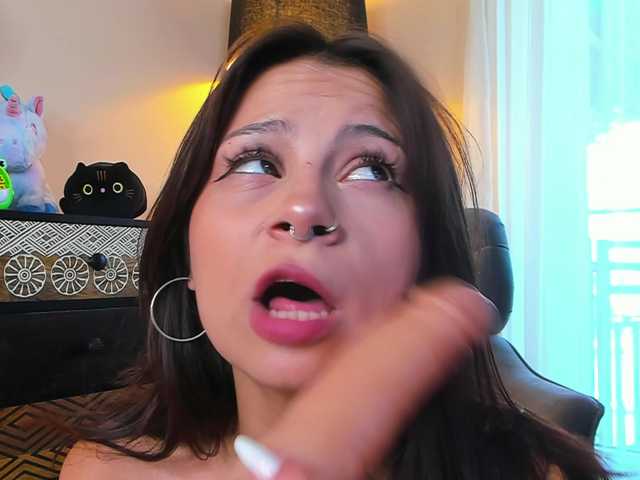 BellaStylezz live cam on BongaCams