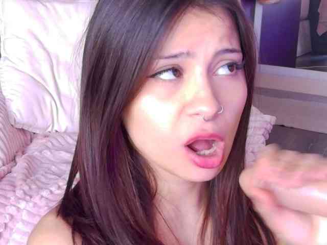 BellaStylezz webcam