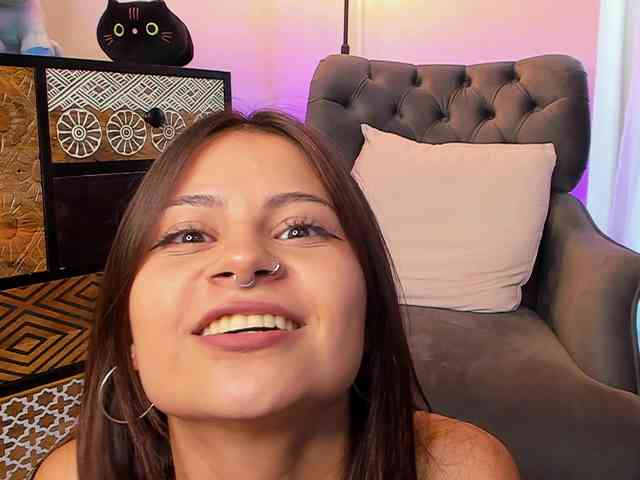 BellaStylezz webcam