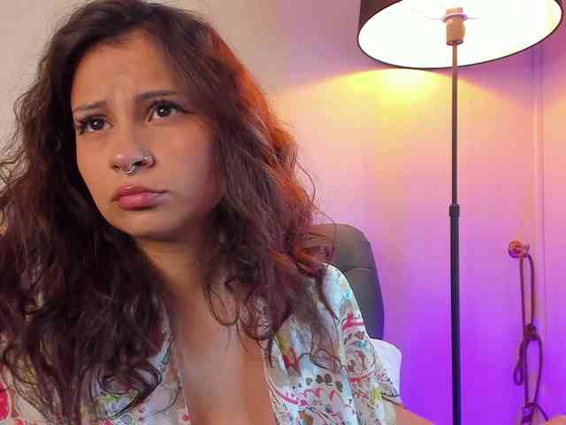 BellaStylezz webcam