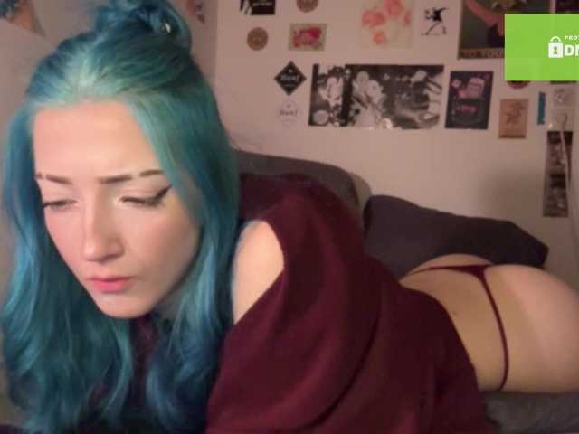 karolinawild live cam on BongaCams