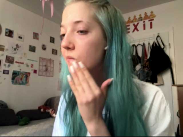 karolinawild live cam on BongaCams