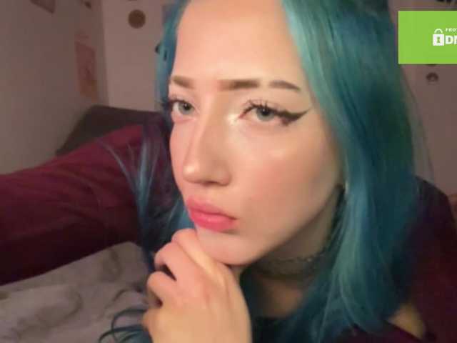 karolinawild live cam on BongaCams
