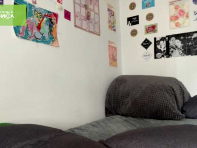 karolinawild live cam on BongaCams