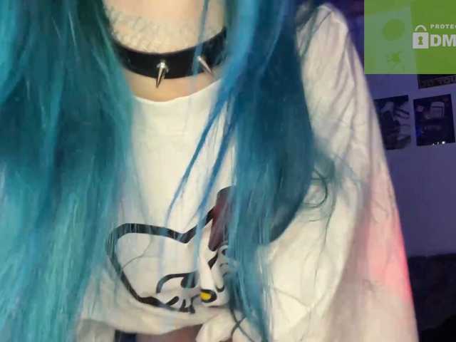 karolinawild live cam on BongaCams