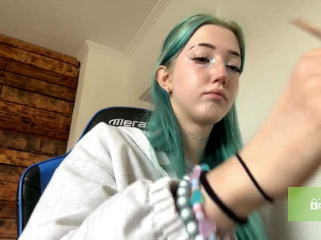 karolinawild cam belle