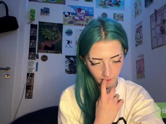 karolinawild live cam on BongaCams