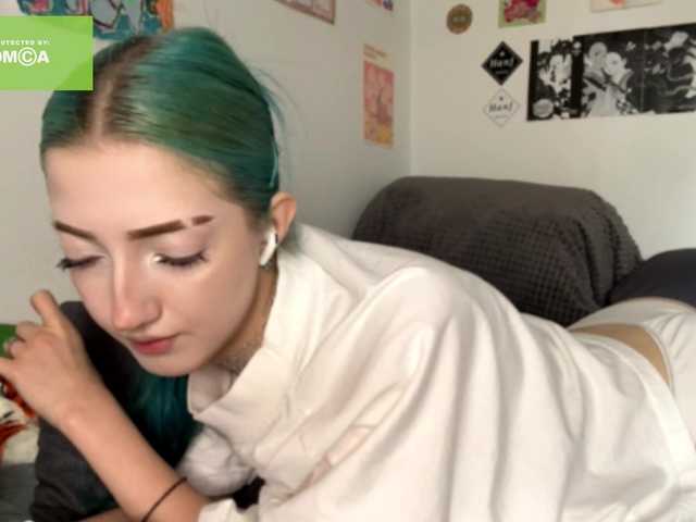 karolinawild live cam on BongaCams