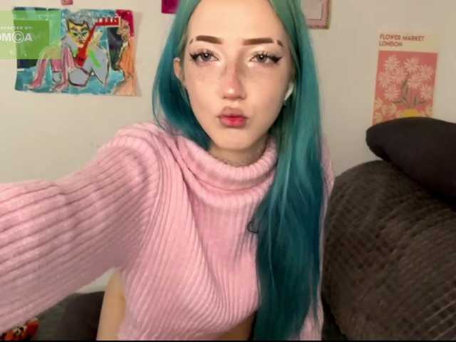 karolinawild live cam on BongaCams
