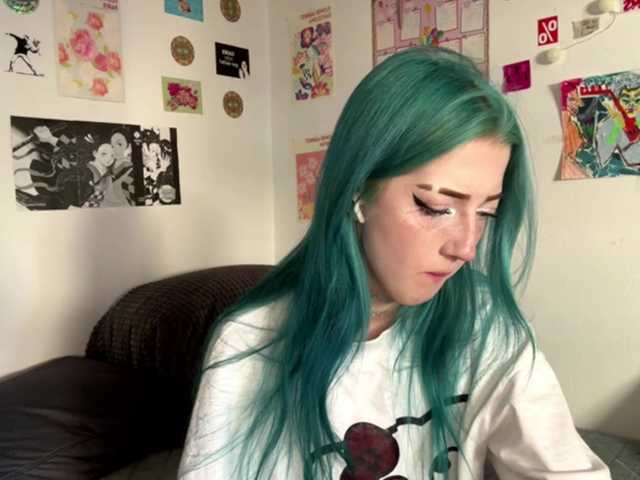 karolinawild live cam on BongaCams