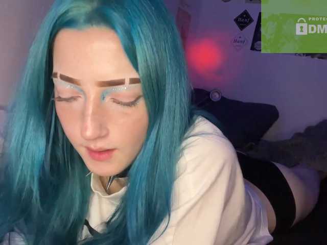 karolinawild live cam on BongaCams