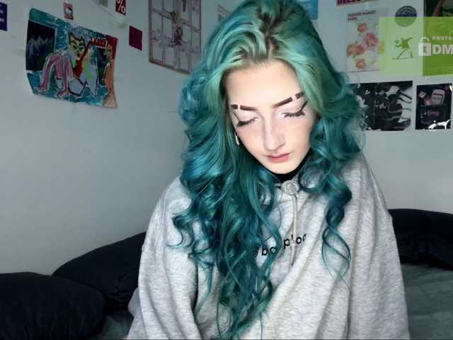 karolinawild live cam on BongaCams