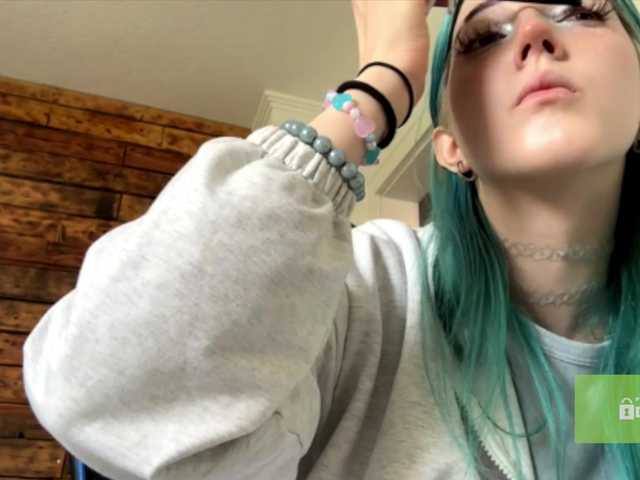 karolinawild live cam on BongaCams