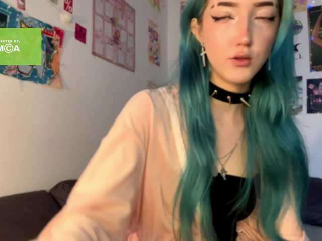 karolinawild live cam on BongaCams