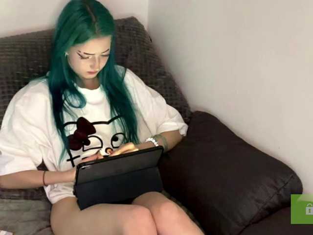 karolinawild live cam on BongaCams