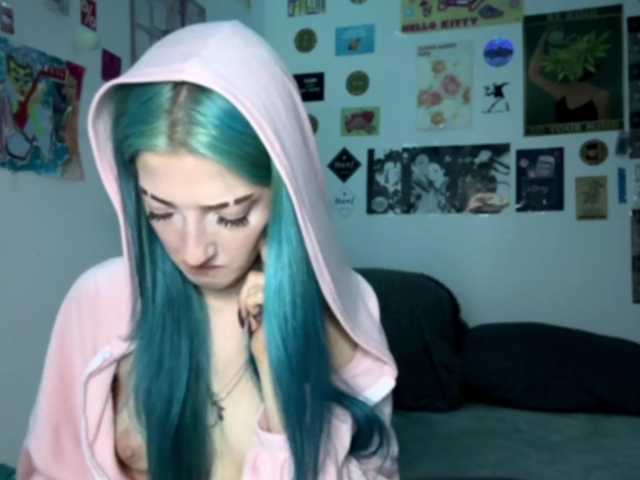 karolinawild live cam on BongaCams