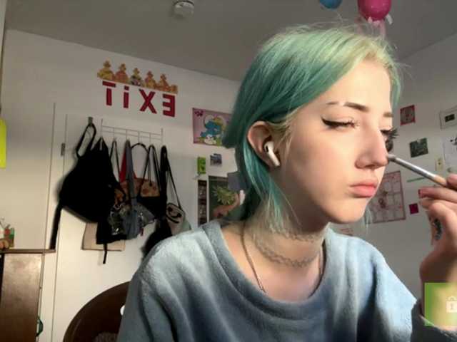 karolinawild live cam on BongaCams